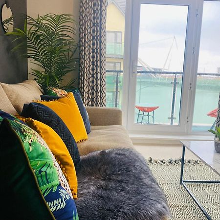 Luxury 2 Bedroom Waterfront Apartment With Balcony Newport  Exteriér fotografie